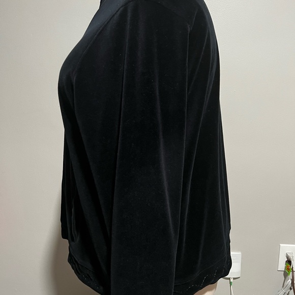 Plus Size Top - Picture 3 of 6